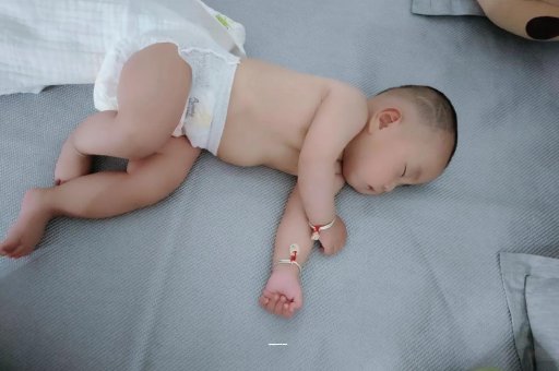 喀什4个月宝宝特点